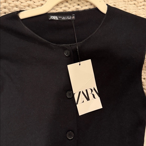 Buttoned stretch vest - Picture 3 of 3